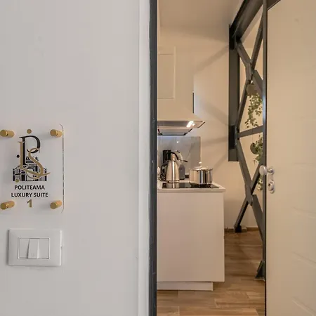Politeama Luxury شقة